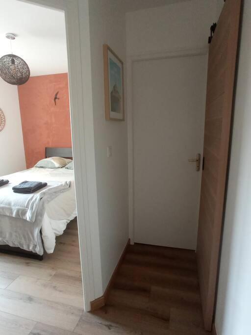 A 50 M De La Plage, Appartement De 35 M2 : Les Pieds Sales Bréhal Exterior photo